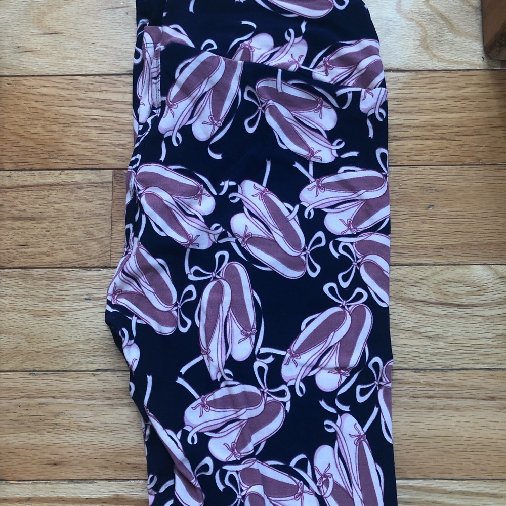 Lularoe ballet slipper leggings
